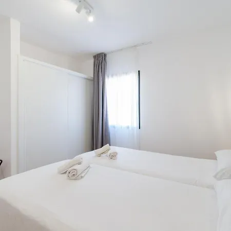 Apartment Homeforguest Moderno En