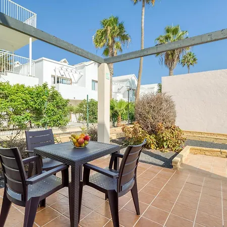 Apartment Homeforguest Moderno En