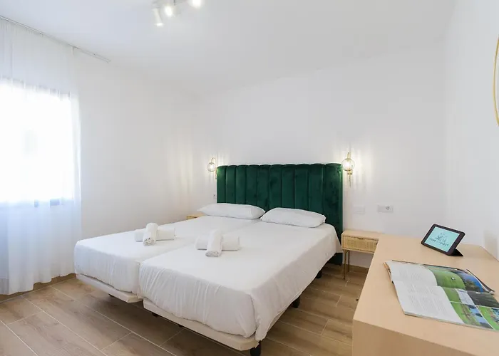 Homeforguest Moderno En 아파트 코라레호